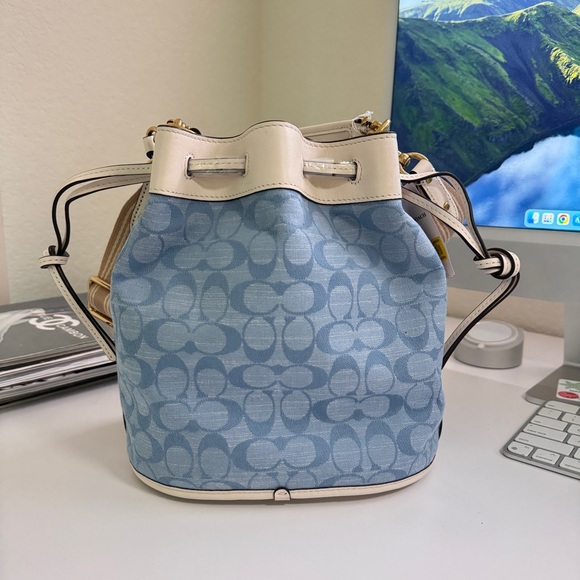 Coach Field Bucket Bag In Signature Chambray c4693 - Picture 3 of 7